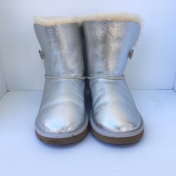 UGG Boots 3375 Bailey Button Silver size 5 - Picture 1 of 8
